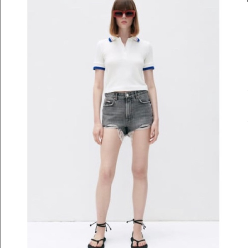 Zara New ZW THE HIGH WAIST SHORTS
GRAY MARL - REF. 6840/243
26 (US 2)